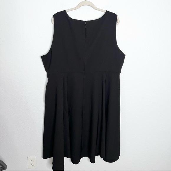Torrid Dress Women 26 Skater Crepe Black Sleeveless Fit & Flared Studio DD - Picture 4 of 9